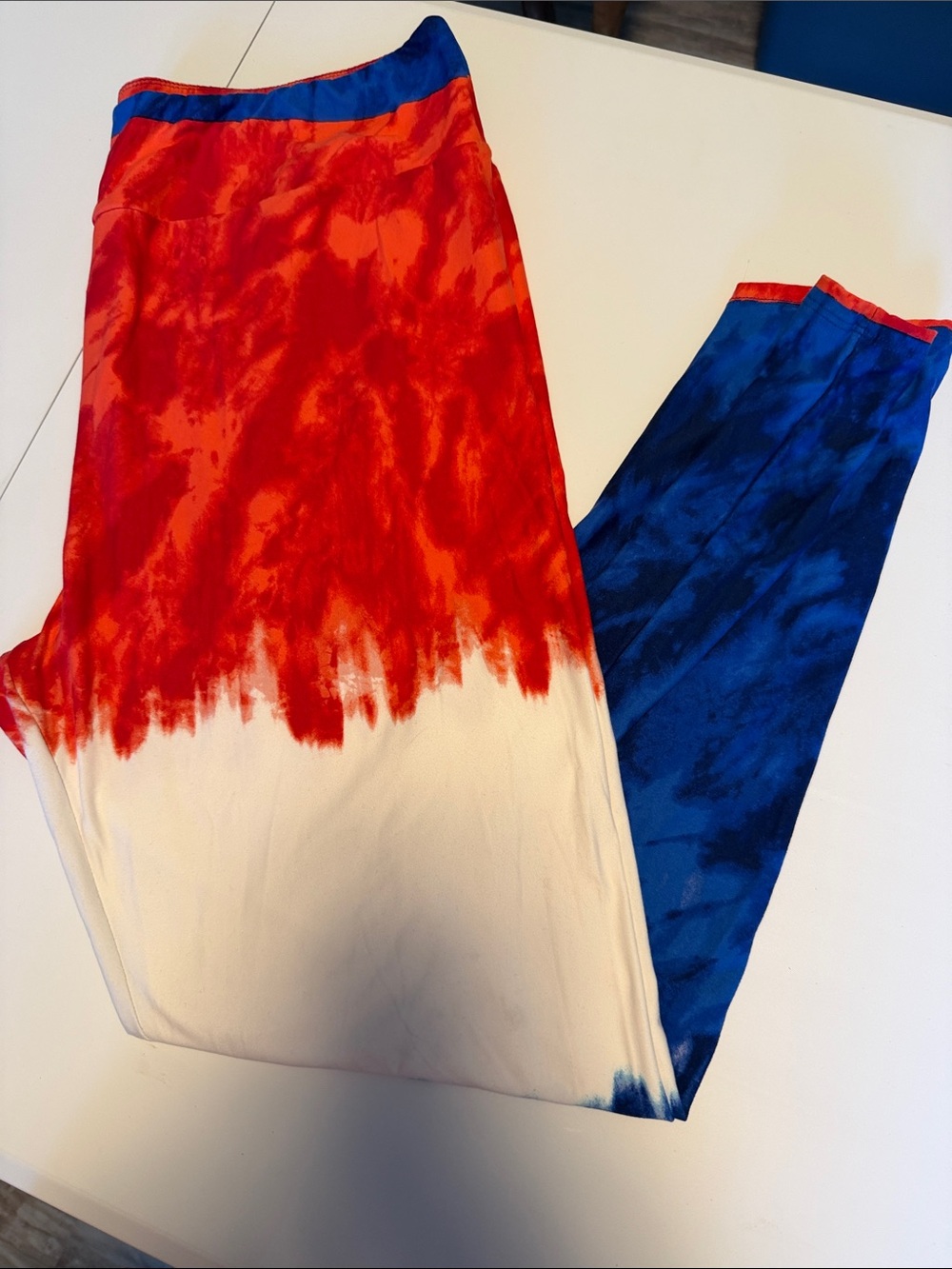 LuLaRoe Tie-Dye Leggings in Red, Blue & White